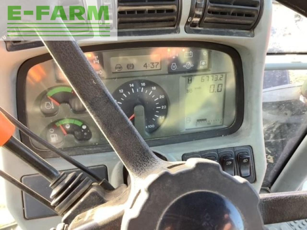 Traktor Deutz-Fahr agrot.7210: 10 kép.