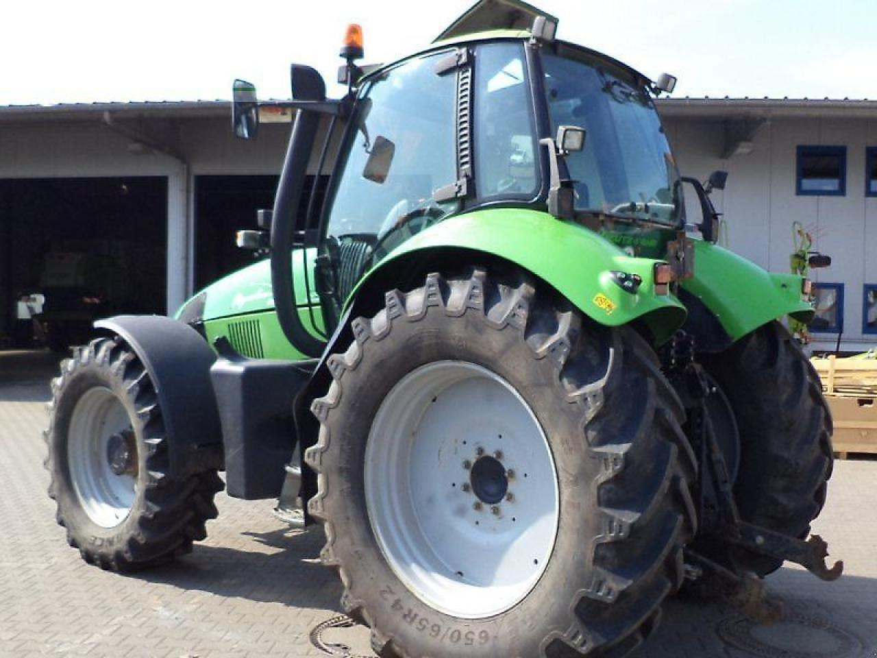Deutz-Fahr agrotron 200 - Traktor: 3 kép. Deutz-Fahr agrotron 200 - Traktor: 3 kép.