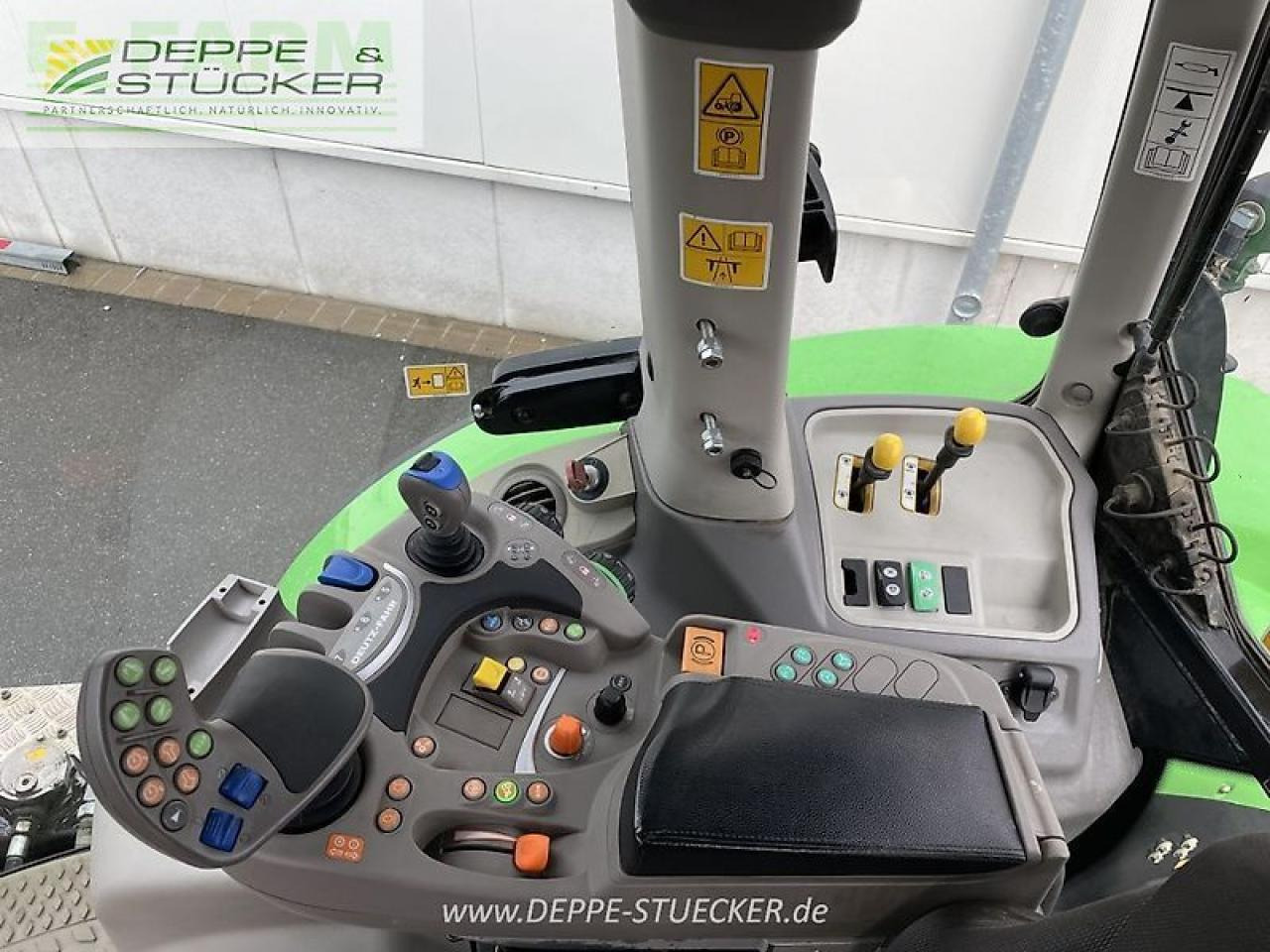 Deutz-Fahr agrotron 6185 ttv TTV - Traktor: 5 kép. Deutz-Fahr agrotron 6185 ttv TTV - Traktor: 5 kép.