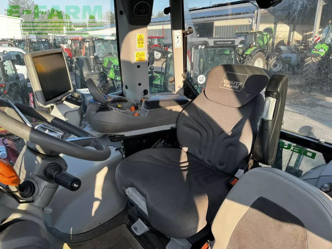 Deutz-Fahr agrotron 8280 ttv TTV - Traktor: 5 kép. Deutz-Fahr agrotron 8280 ttv TTV - Traktor: 5 kép.