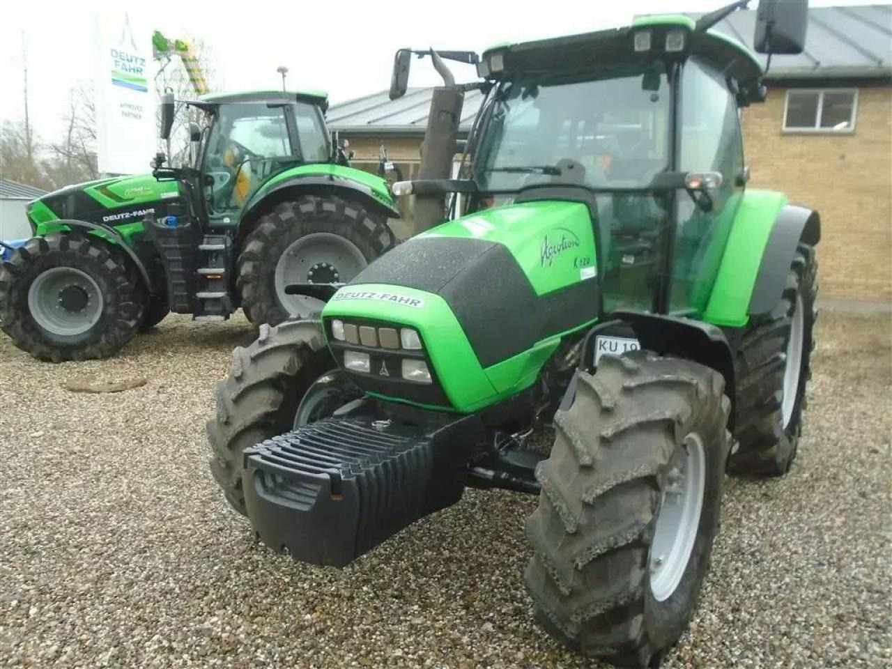 Deutz-Fahr agrotron k-120 dk`s flotteste kun kørt 2524 timer - Traktor: 2 kép. Deutz-Fahr agrotron k-120 dk`s flotteste kun kørt 2524 timer - Traktor: 2 kép.