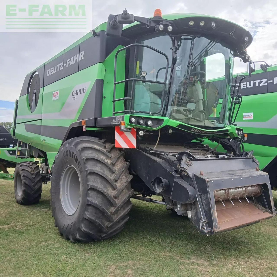 Deutz-Fahr c 9206 ts - Kombájn: 1 kép. Deutz-Fahr c 9206 ts - Kombájn: 1 kép.