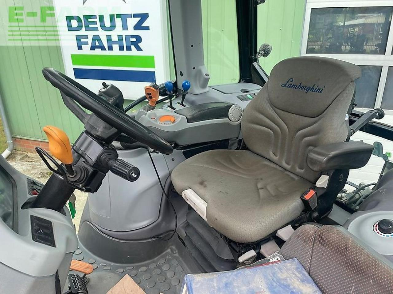 Traktor Deutz-Fahr lamborghini r 6.160.4: 17 kép. Traktor Deutz-Fahr lamborghini r 6.160.4: 17 kép.