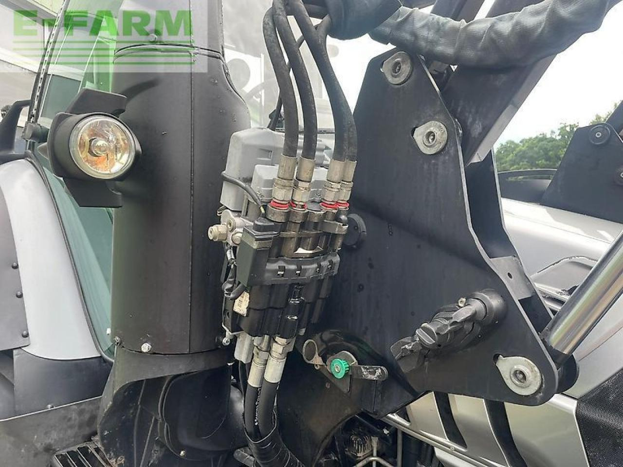 Traktor Deutz-Fahr lamborghini r 6.160.4: 25 kép. Traktor Deutz-Fahr lamborghini r 6.160.4: 25 kép.