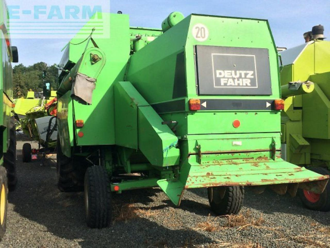Deutz-Fahr m 35.40 - Kombájn: 3 kép. Deutz-Fahr m 35.40 - Kombájn: 3 kép.