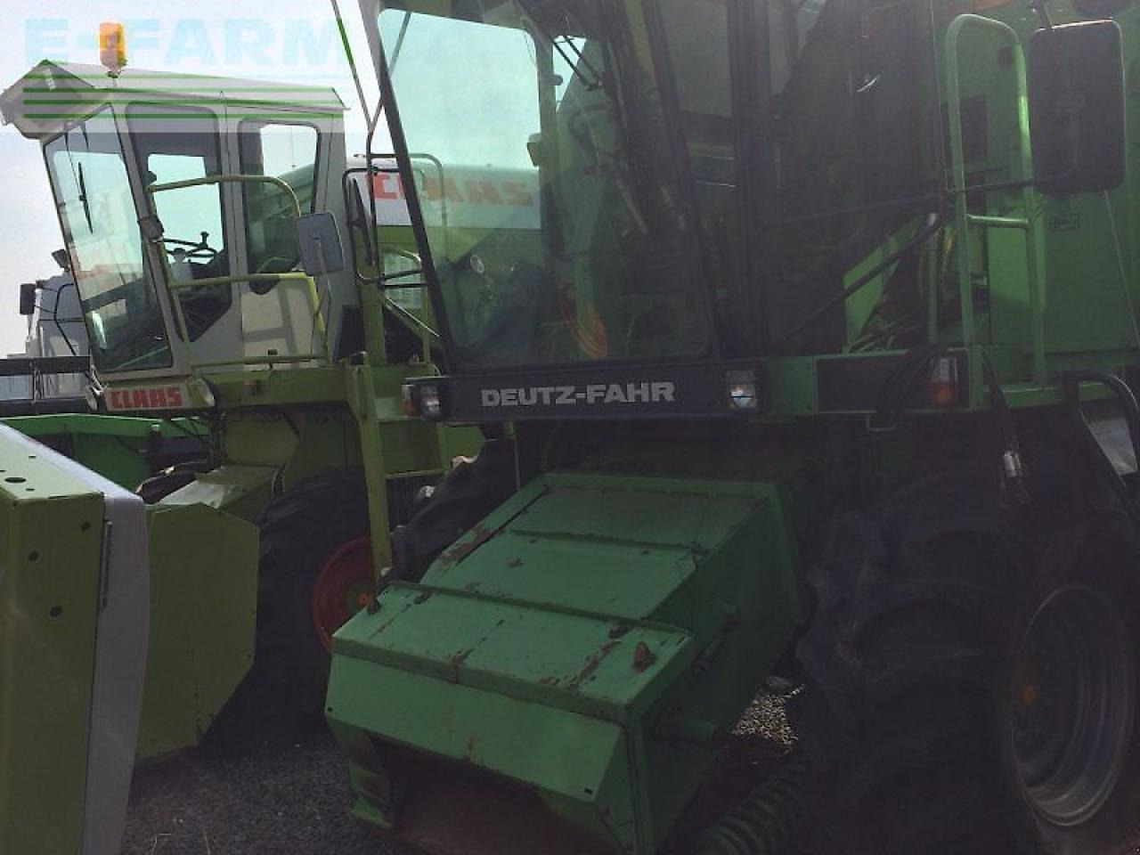 Deutz-Fahr m 35.40 - Takarmánybetakarító gép: 2 kép. Deutz-Fahr m 35.40 - Takarmánybetakarító gép: 2 kép.