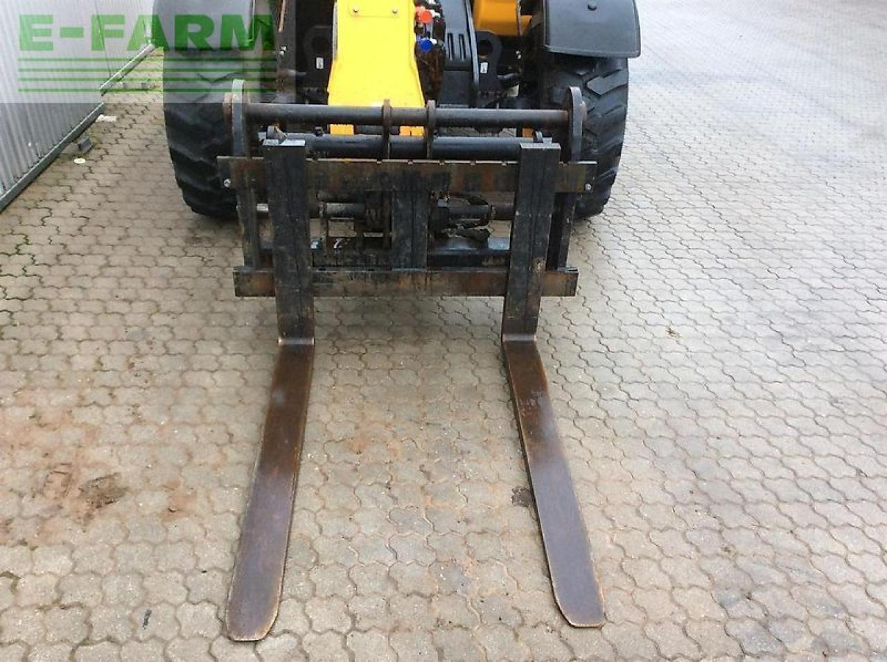 Dieci agrifarmer 32.6 - Teleszkópos rakodó: 5 kép. Dieci agrifarmer 32.6 - Teleszkópos rakodó: 5 kép.