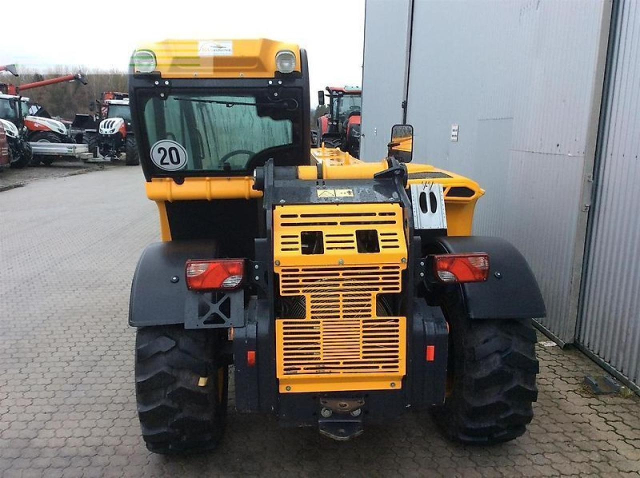 Dieci agrifarmer 32.6 - Teleszkópos rakodó: 4 kép. Dieci agrifarmer 32.6 - Teleszkópos rakodó: 4 kép.