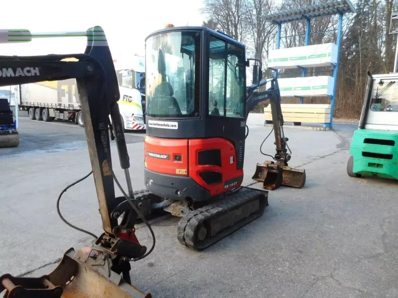 Euromacchine es 18 zt ( 1.750kg ) - Minikotró: 4 kép. Euromacchine es 18 zt ( 1.750kg ) - Minikotró: 4 kép.