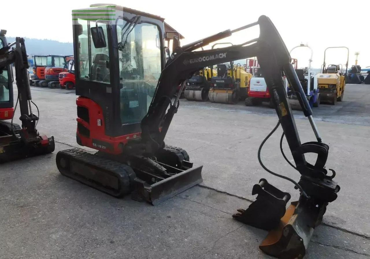 Euromacchine es 18 zt ( 1.750kg ) - Minikotró: 5 kép. Euromacchine es 18 zt ( 1.750kg ) - Minikotró: 5 kép.