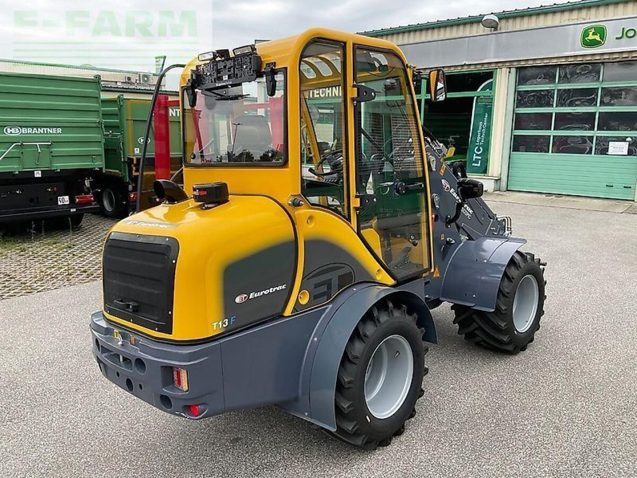 Eurotrac t 13-cf - Minikotró: 3 kép. Eurotrac t 13-cf - Minikotró: 3 kép.