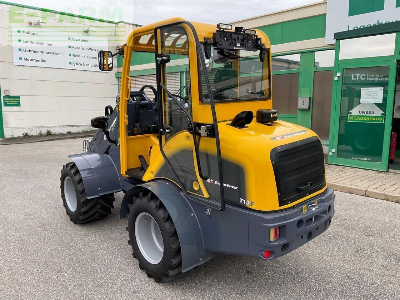 Eurotrac t 13-cf - Minikotró: 4 kép. Eurotrac t 13-cf - Minikotró: 4 kép.