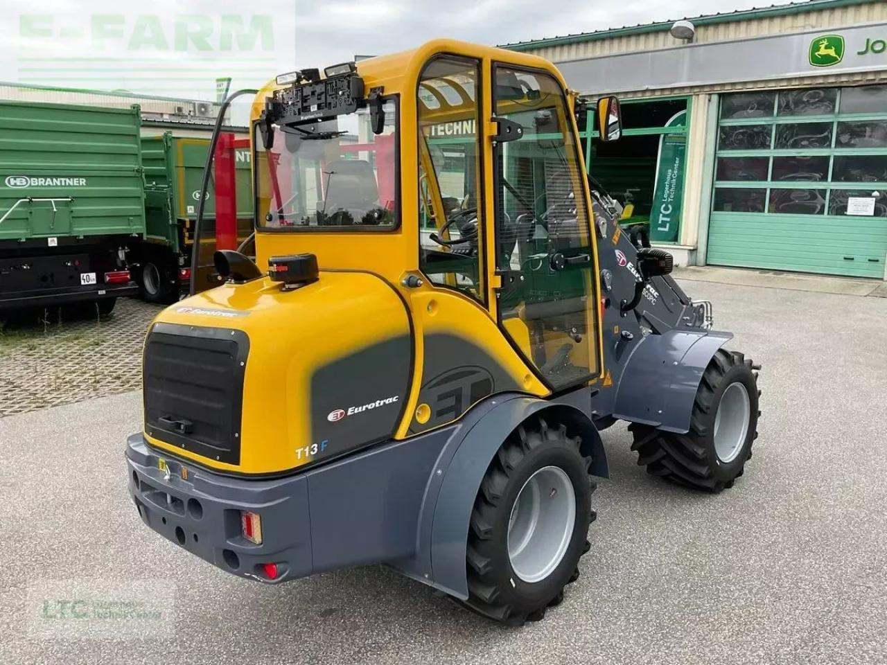 Eurotrac t 13-cf - Gumikerekes homlokrakodó: 3 kép. Eurotrac t 13-cf - Gumikerekes homlokrakodó: 3 kép.