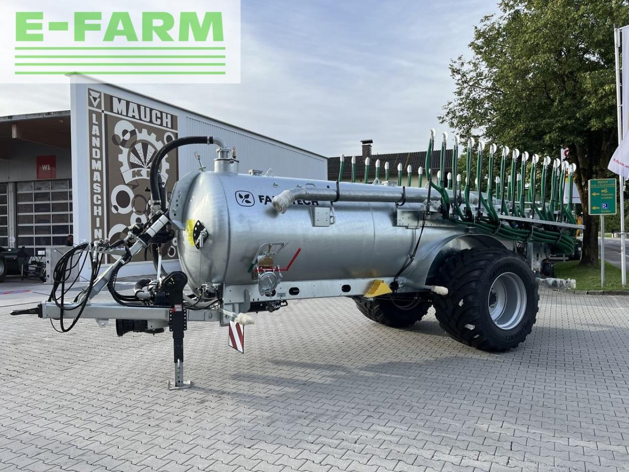 Farmtech supercis 1000 + condor 900 - Szippantó tartálykocsi: 5 kép. Farmtech supercis 1000 + condor 900 - Szippantó tartálykocsi: 5 kép.