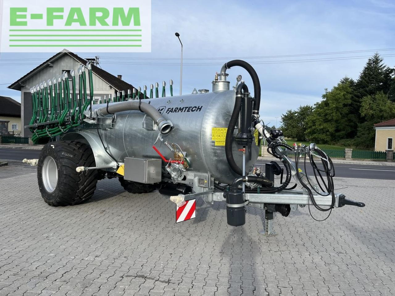 Farmtech supercis 1000 + condor 900 - Szippantó tartálykocsi: 2 kép. Farmtech supercis 1000 + condor 900 - Szippantó tartálykocsi: 2 kép.