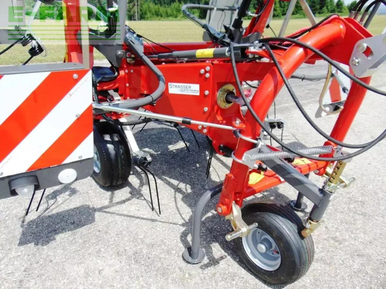 Fella sanos 8608 dn - Szénaforgató: 4 kép. Fella sanos 8608 dn - Szénaforgató: 4 kép.