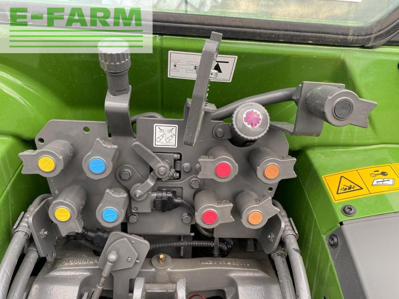 Fendt 209 V Gen3 Profi Setting 2 - Traktor: 2 kép. Fendt 209 V Gen3 Profi Setting 2 - Traktor: 2 kép.