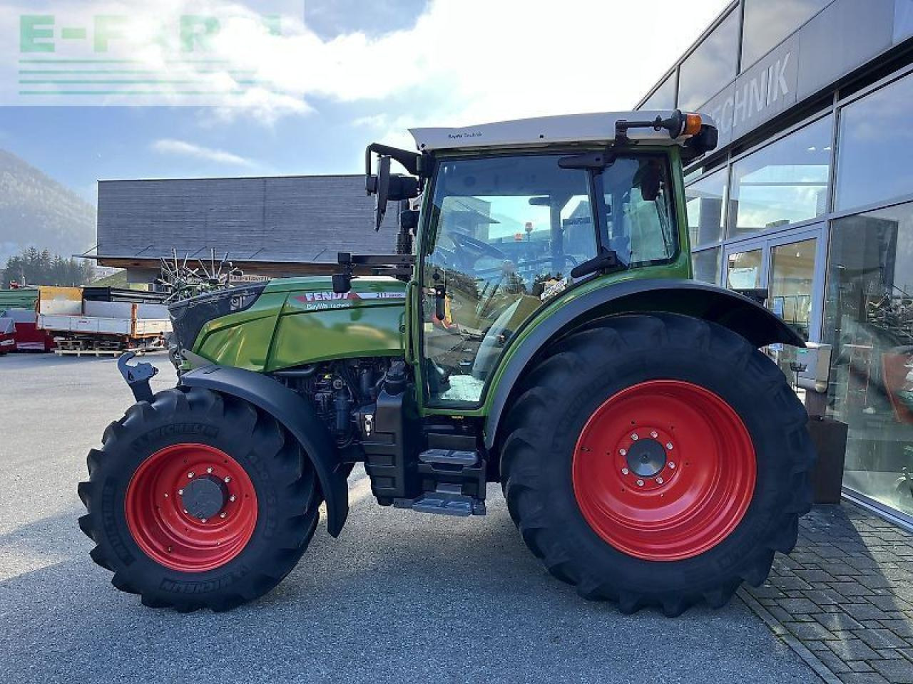 Fendt 211 s vario gen3 power setting 2 - Traktor: 2 kép. Fendt 211 s vario gen3 power setting 2 - Traktor: 2 kép.