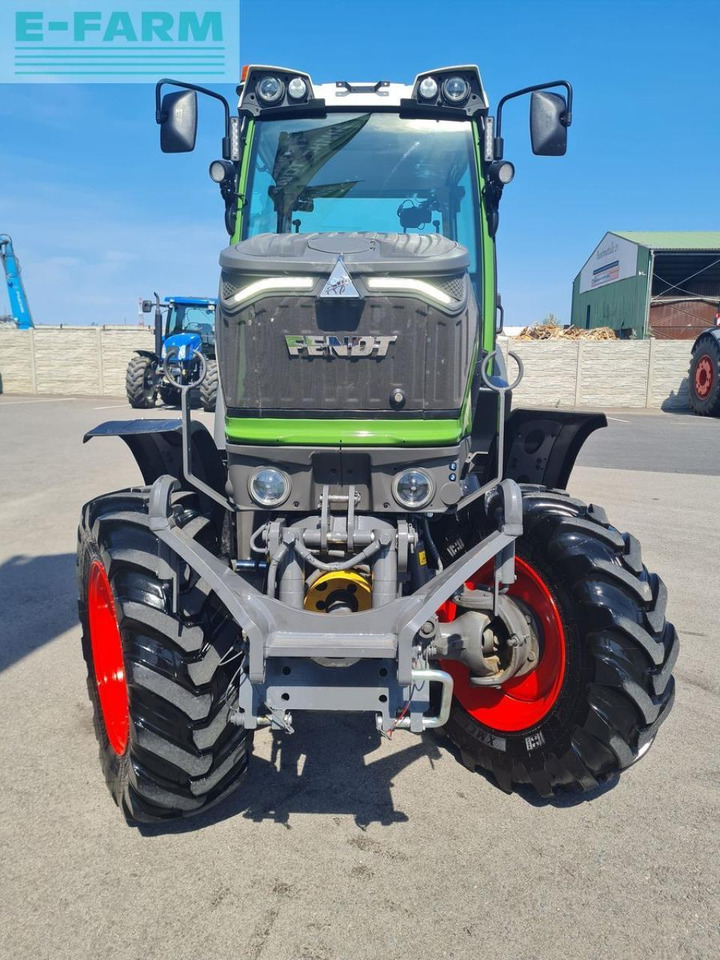 Fendt 211 vario f F - Traktor: 3 kép. Fendt 211 vario f F - Traktor: 3 kép.