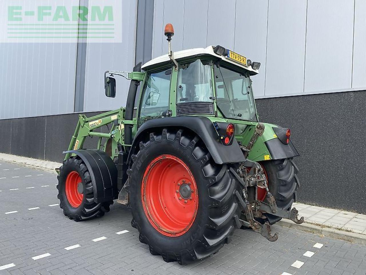 Fendt 409 vario met stoll fz 35 voorlader - Traktor: 4 kép. Fendt 409 vario met stoll fz 35 voorlader - Traktor: 4 kép.