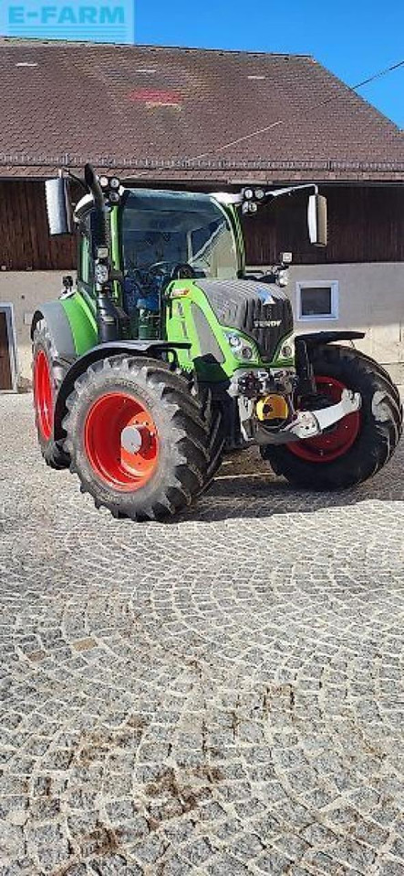 Fendt 516 vario profi fendtone Profi - Traktor: 3 kép. Fendt 516 vario profi fendtone Profi - Traktor: 3 kép.