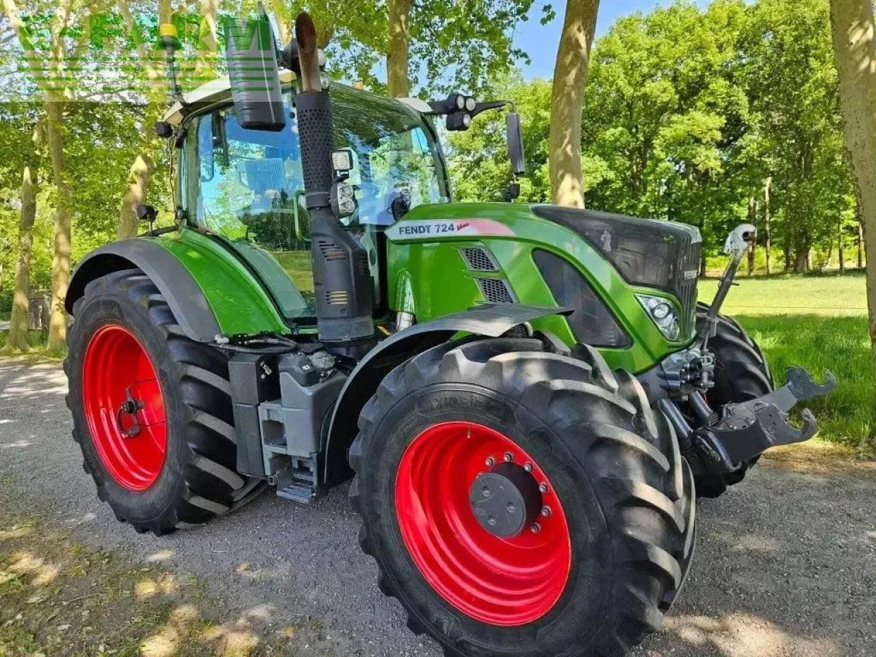Fendt 724 s4 profi plus (718 720 722 ) - Traktor: 2 kép. Fendt 724 s4 profi plus (718 720 722 ) - Traktor: 2 kép.