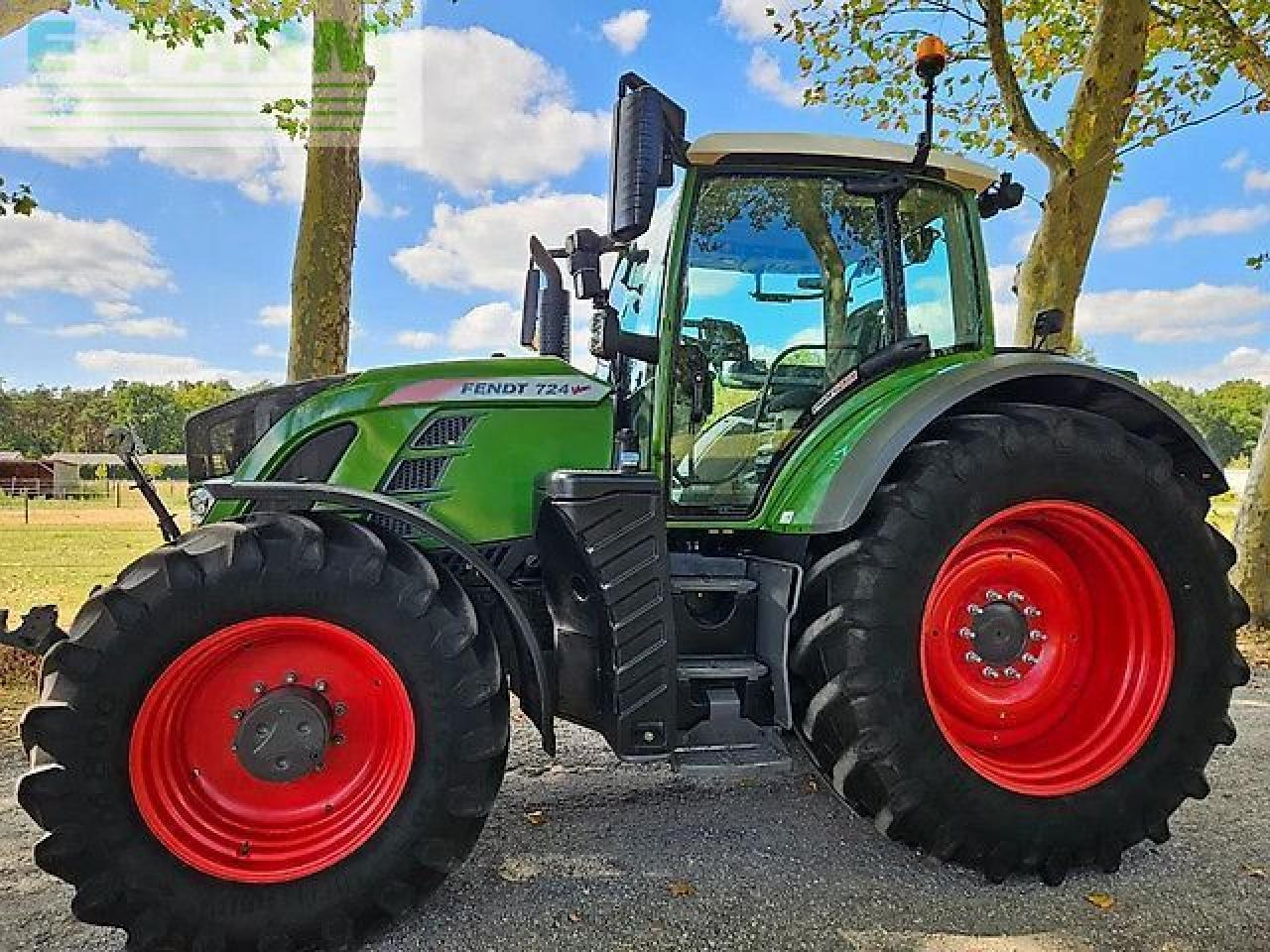 Fendt 724 s4 profi plus (718 720 722 ) - Traktor: 5 kép. Fendt 724 s4 profi plus (718 720 722 ) - Traktor: 5 kép.