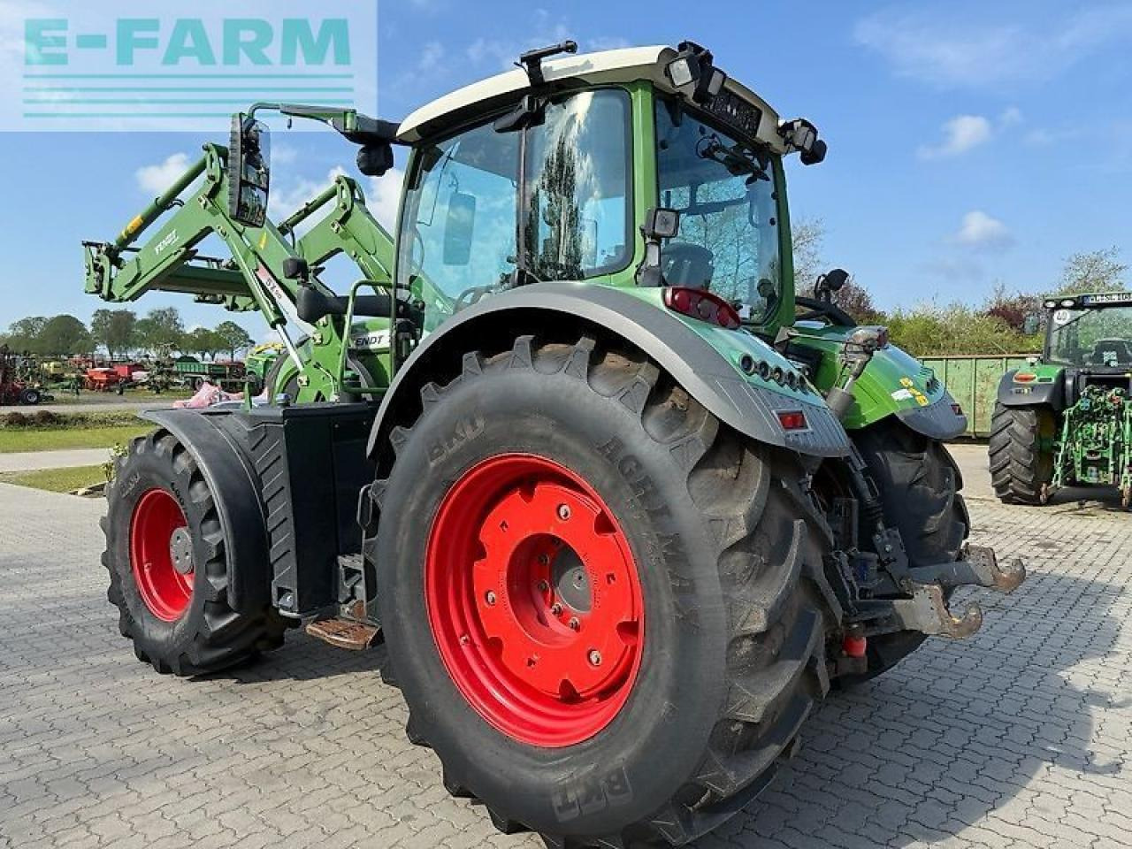 Fendt 724 vario - Traktor: 3 kép. Fendt 724 vario - Traktor: 3 kép.