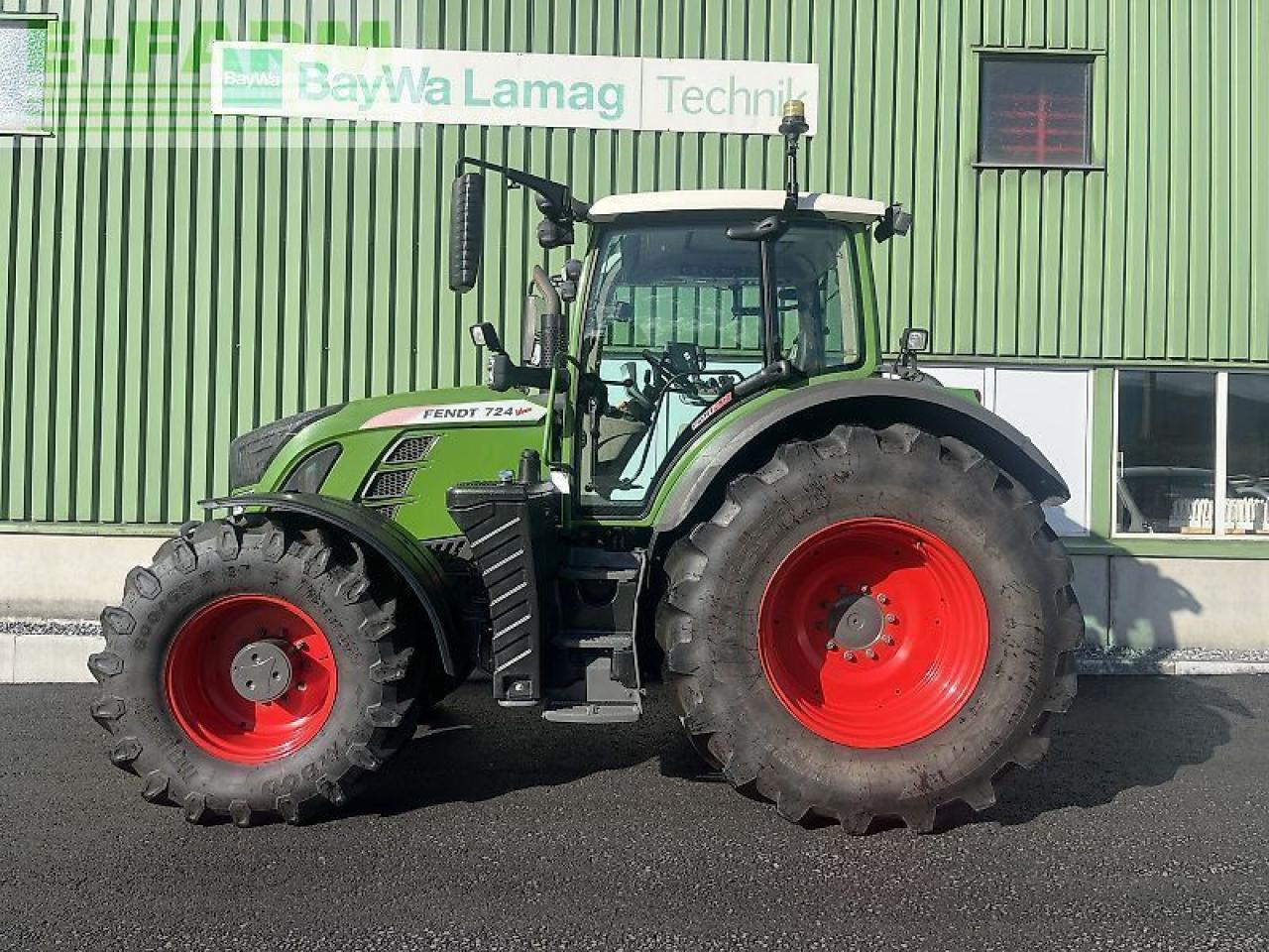 Fendt 724 vario - Traktor: 2 kép. Fendt 724 vario - Traktor: 2 kép.