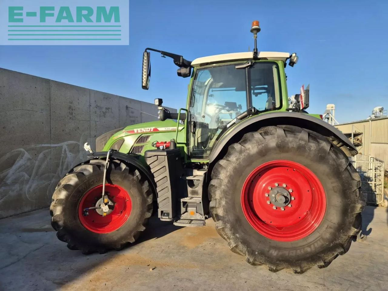 Fendt 724 vario profi+ - Traktor: 2 kép. Fendt 724 vario profi+ - Traktor: 2 kép.