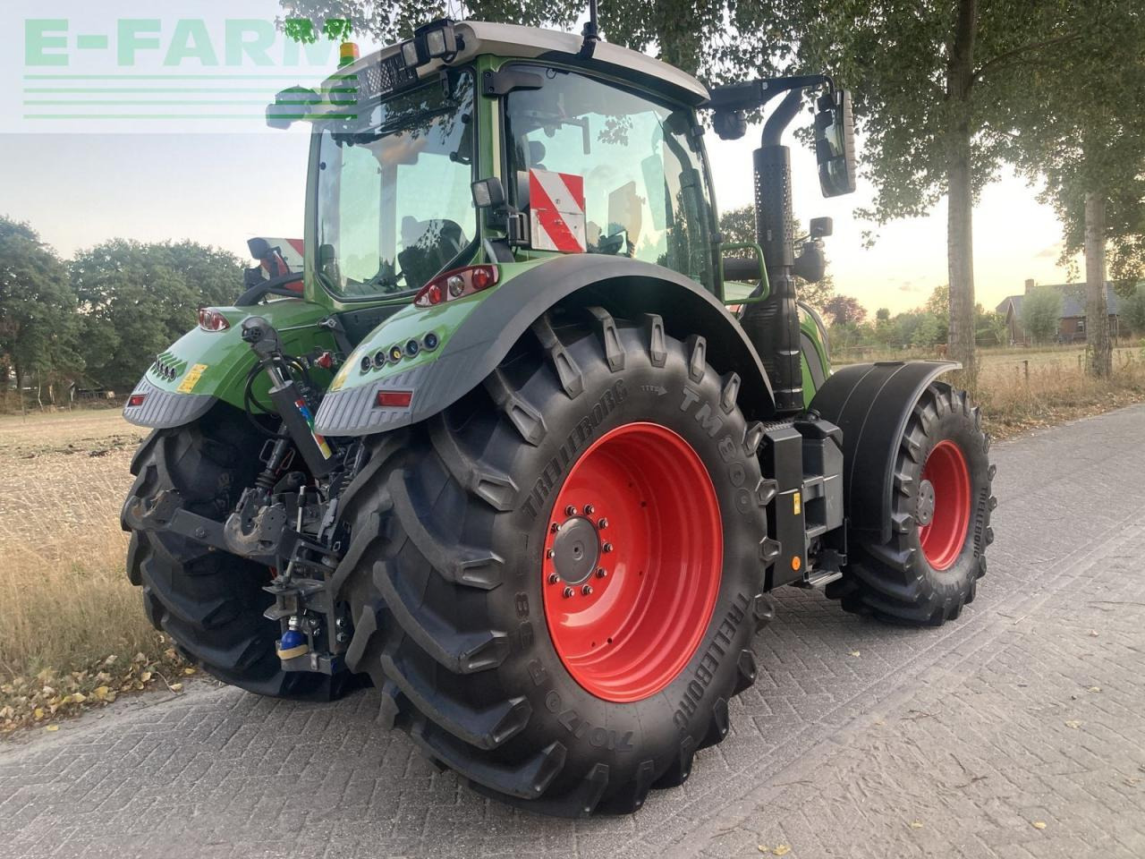 Fendt 724 vario profi+ ProfiPlus - Traktor: 4 kép. Fendt 724 vario profi+ ProfiPlus - Traktor: 4 kép.