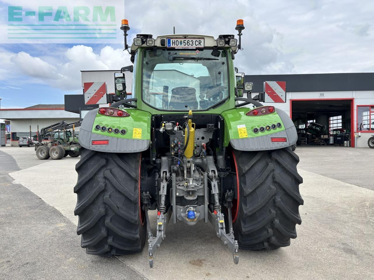 Fendt 724 vario profi+ ProfiPlus - Traktor: 4 kép. Fendt 724 vario profi+ ProfiPlus - Traktor: 4 kép.