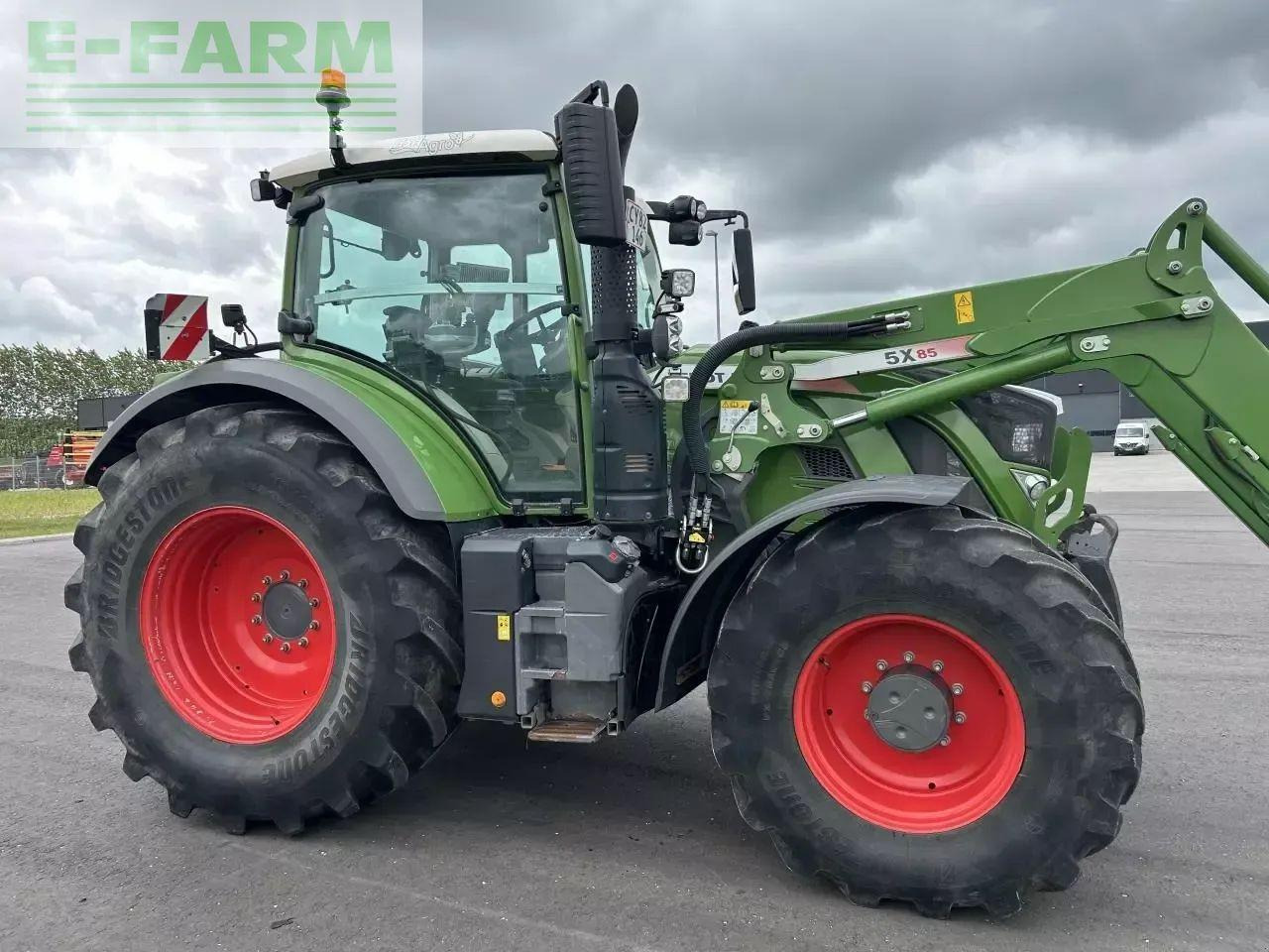 Fendt 724 vario s4 - Traktor: 5 kép. Fendt 724 vario s4 - Traktor: 5 kép.