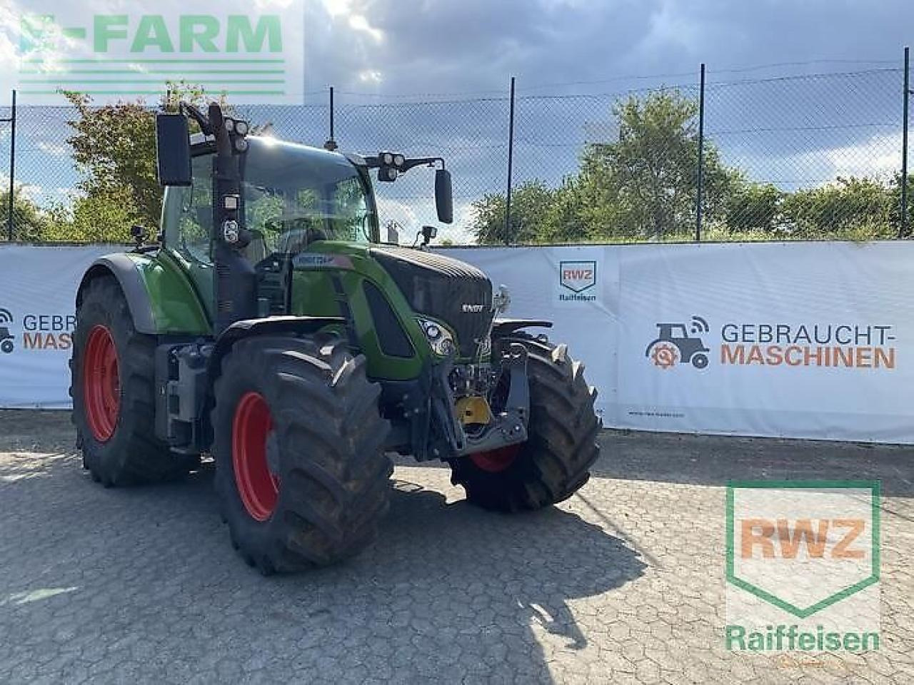 Fendt 724 vario s4 - Traktor: 1 kép. Fendt 724 vario s4 - Traktor: 1 kép.