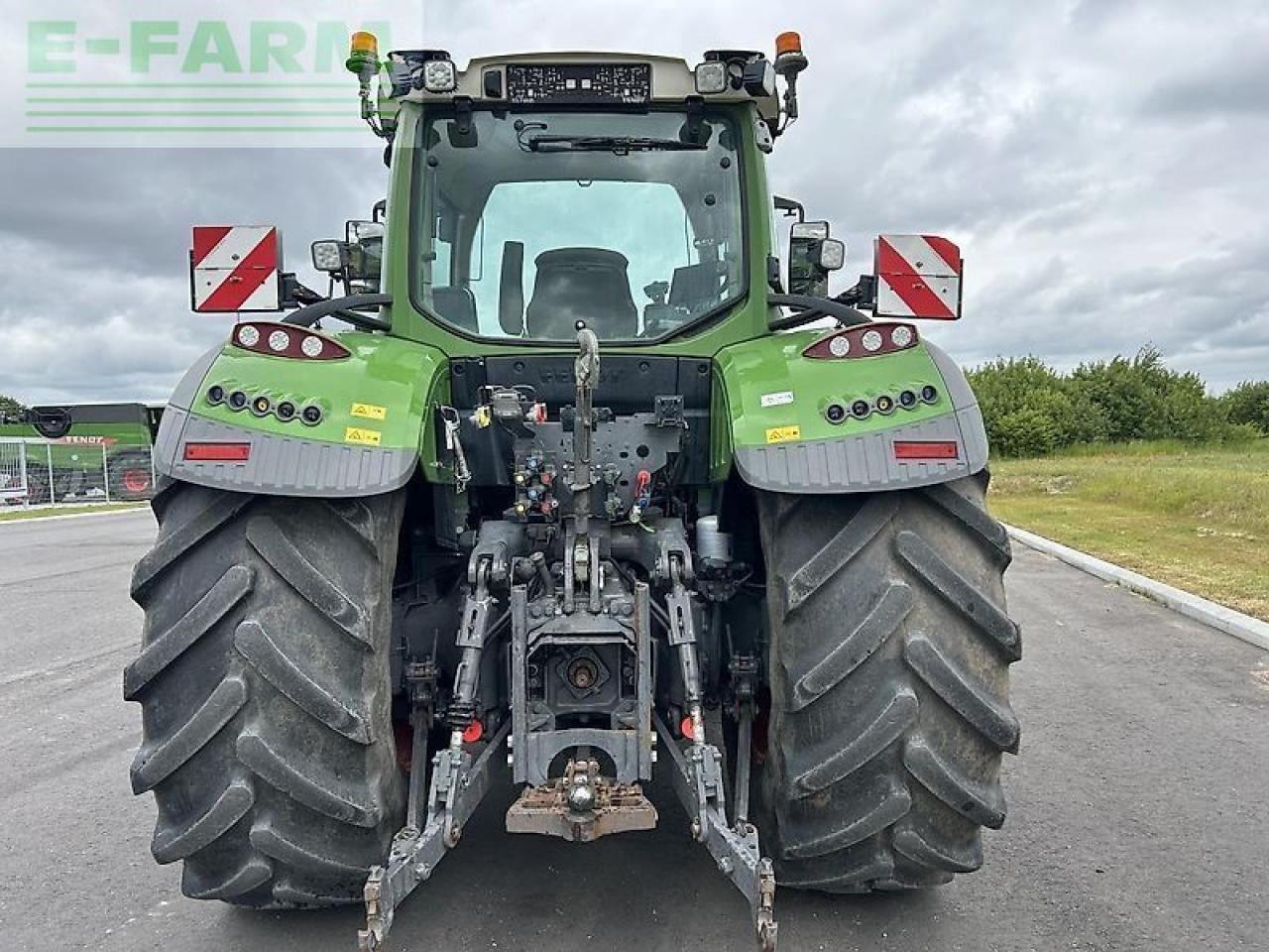 Fendt 724 vario s4 - Traktor: 3 kép. Fendt 724 vario s4 - Traktor: 3 kép.
