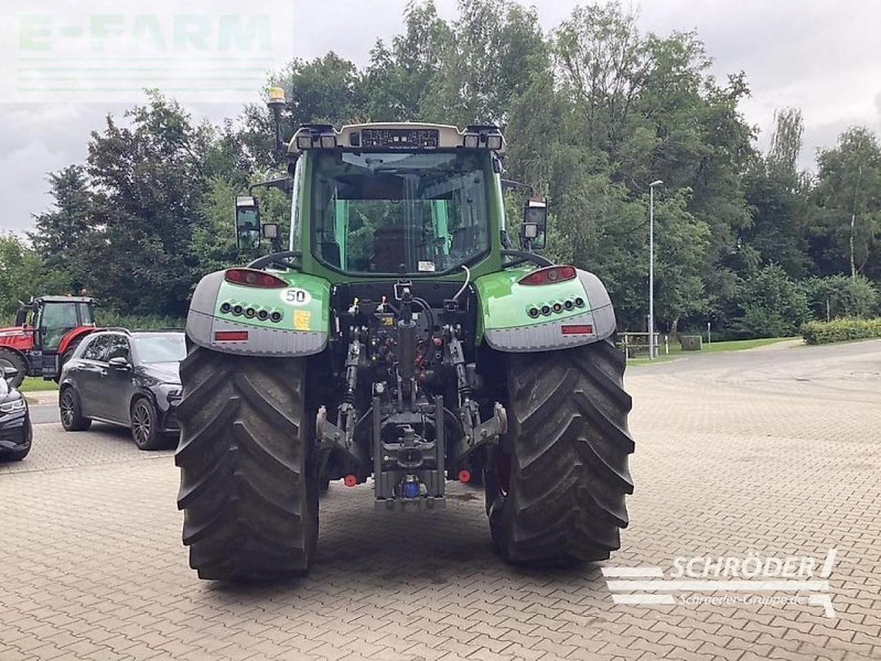 Fendt 724 vario s4 profi plus ProfiPlus - Traktor: 3 kép. Fendt 724 vario s4 profi plus ProfiPlus - Traktor: 3 kép.