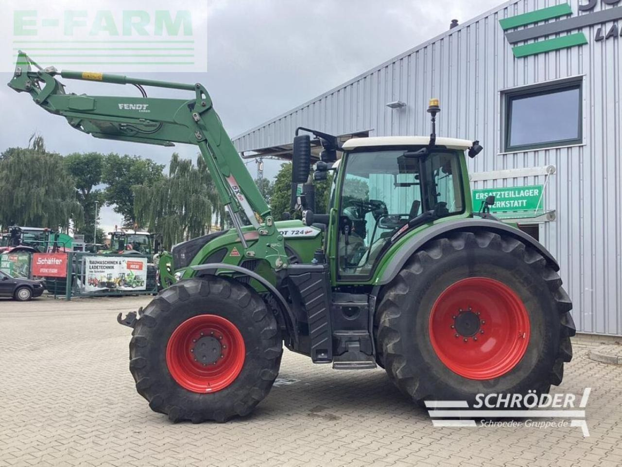 Fendt 724 vario s4 profi plus ProfiPlus - Traktor: 2 kép. Fendt 724 vario s4 profi plus ProfiPlus - Traktor: 2 kép.