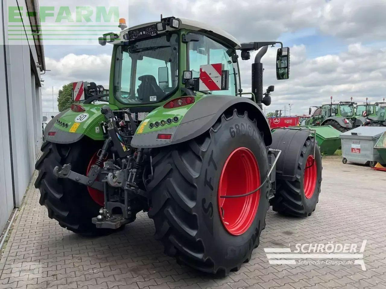 Fendt 724 vario s4 profi plus ProfiPlus - Traktor: 3 kép. Fendt 724 vario s4 profi plus ProfiPlus - Traktor: 3 kép.