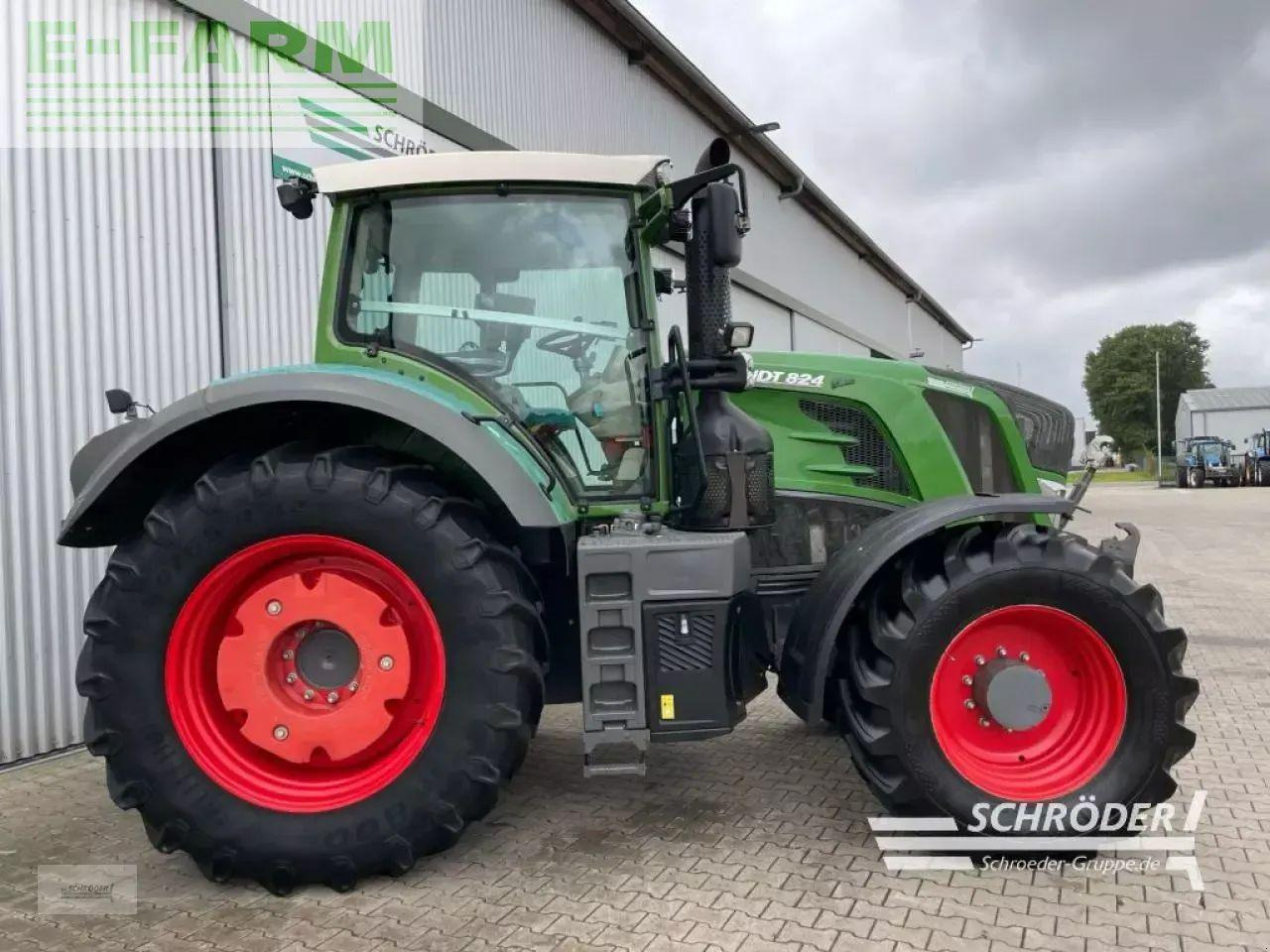 Fendt 824 vario s4 profi plus ProfiPlus - Traktor: 2 kép. Fendt 824 vario s4 profi plus ProfiPlus - Traktor: 2 kép.