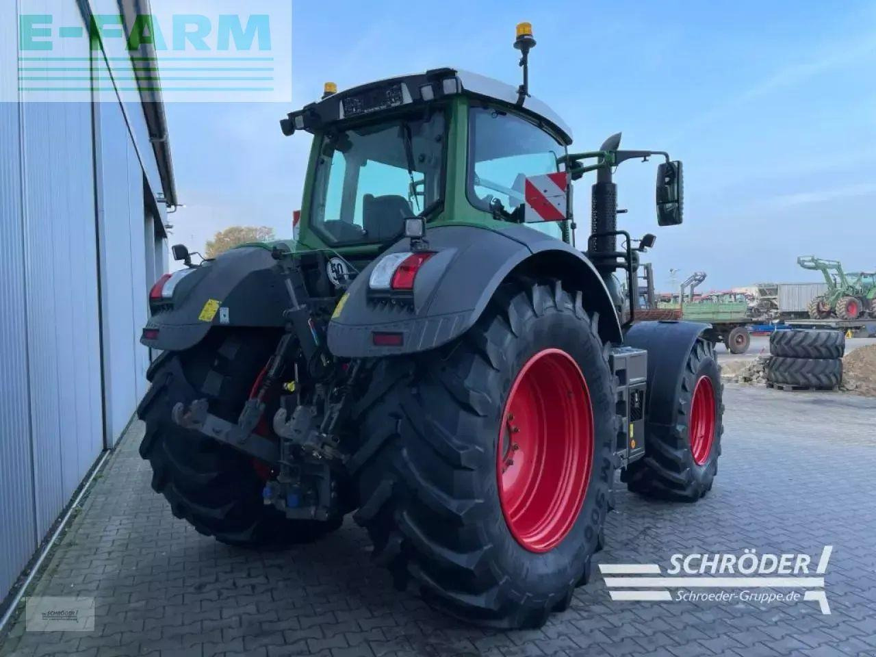 Fendt 824 vario s4 profi plus ProfiPlus - Traktor: 3 kép. Fendt 824 vario s4 profi plus ProfiPlus - Traktor: 3 kép.