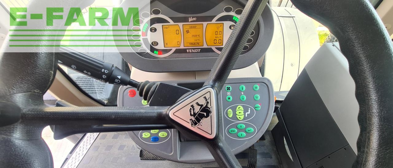 Fendt 826 Vario Profi Plus - Traktor: 5 kép. Fendt 826 Vario Profi Plus - Traktor: 5 kép.