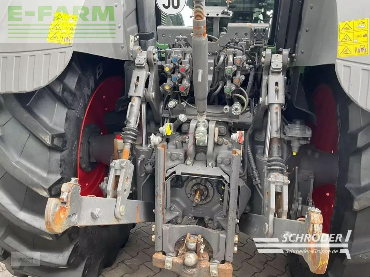 Fendt 826 s4 profi plus - Traktor: 4 kép. Fendt 826 s4 profi plus - Traktor: 4 kép.