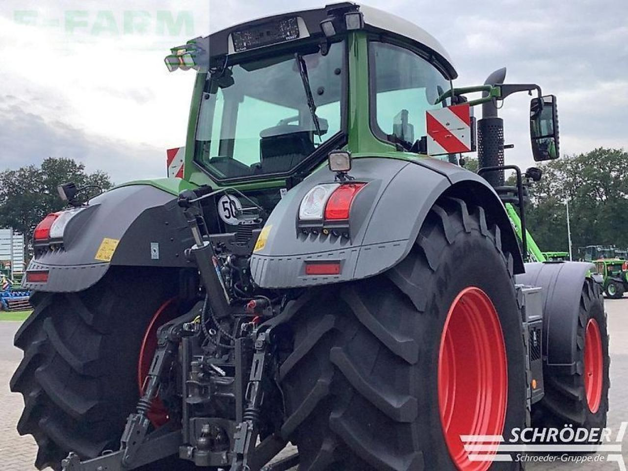Fendt 826 vario s4 profi plus ProfiPlus - Traktor: 5 kép. Fendt 826 vario s4 profi plus ProfiPlus - Traktor: 5 kép.