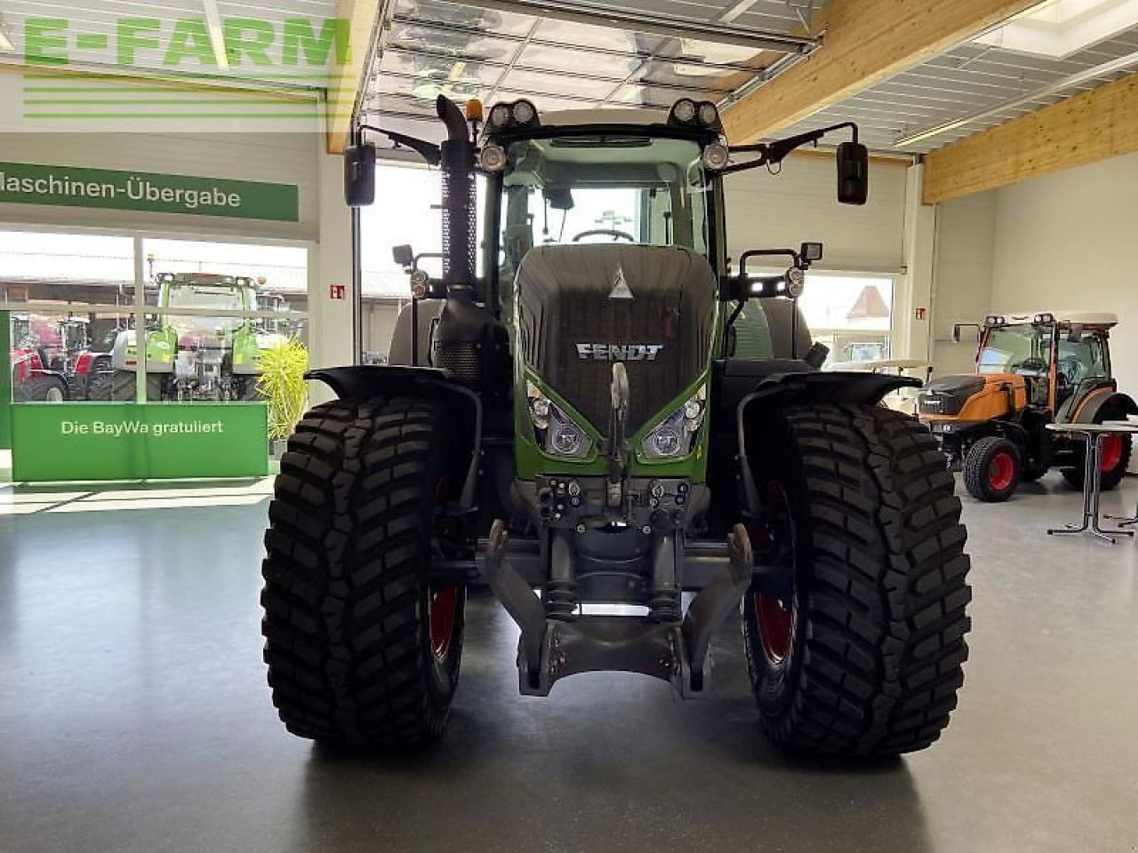 Fendt 826 vario s4 profi plus ProfiPlus - Traktor: 4 kép. Fendt 826 vario s4 profi plus ProfiPlus - Traktor: 4 kép.