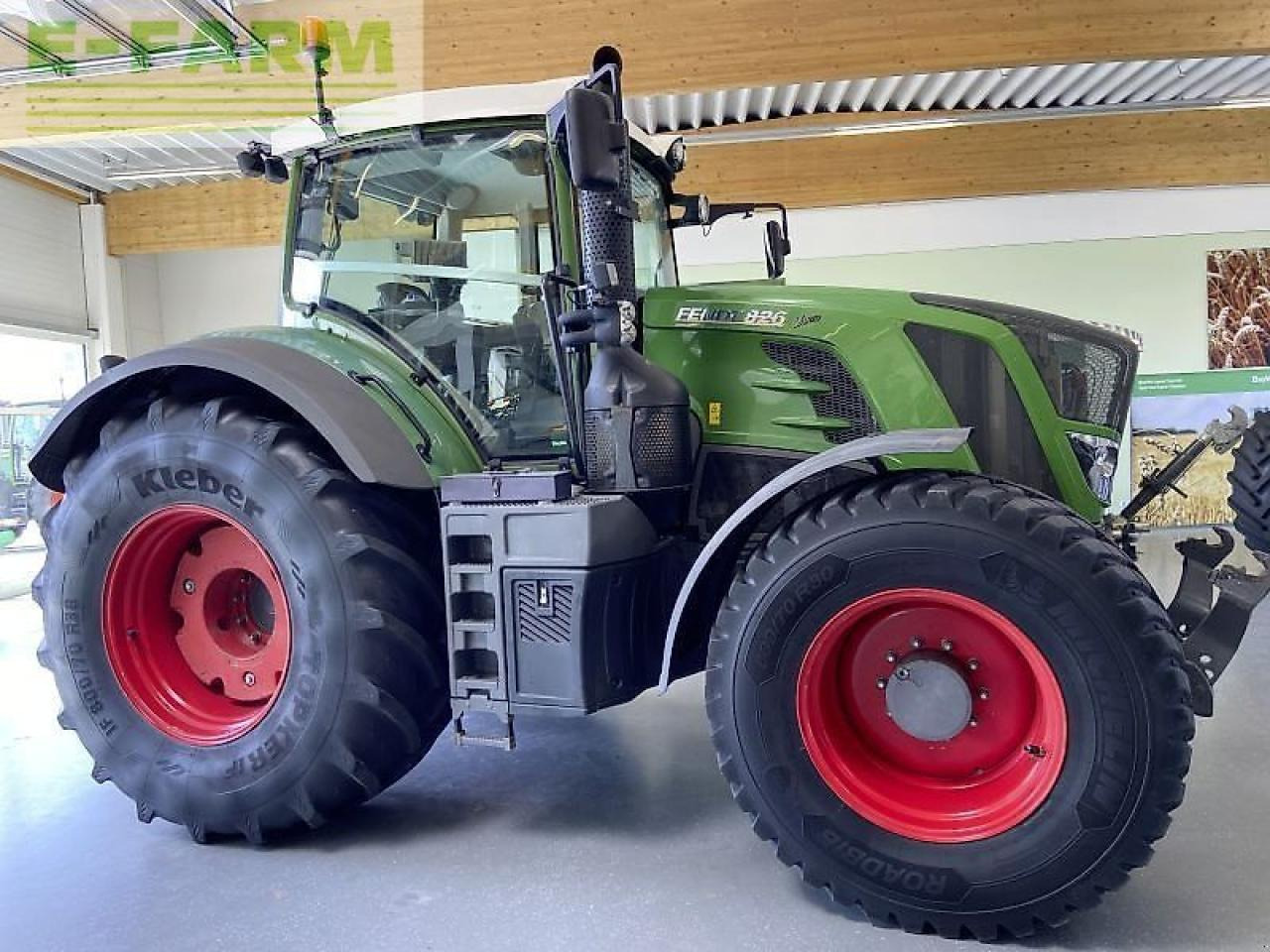 Fendt 826 vario s4 profi plus ProfiPlus - Traktor: 3 kép. Fendt 826 vario s4 profi plus ProfiPlus - Traktor: 3 kép.