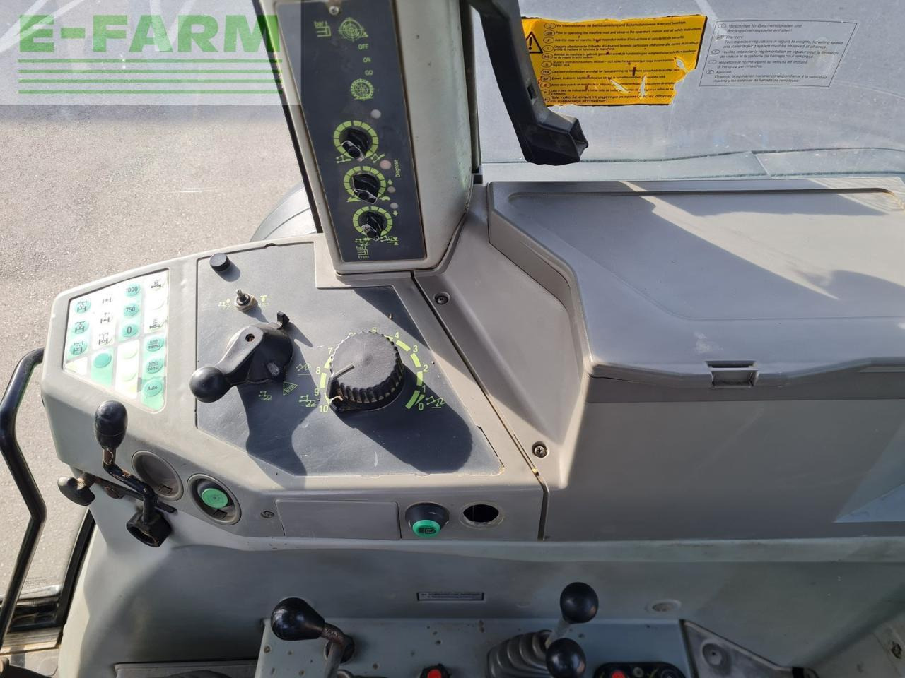 Fendt favorit 818 - Traktor: 2 kép. Fendt favorit 818 - Traktor: 2 kép.