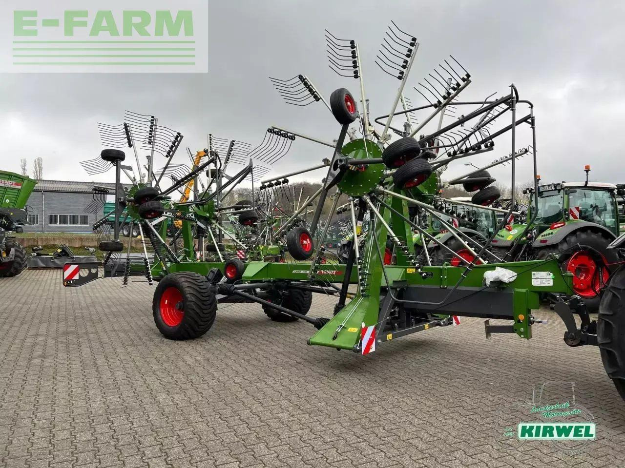 Fendt former 12545 db - Szénaforgató: 2 kép. Fendt former 12545 db - Szénaforgató: 2 kép.