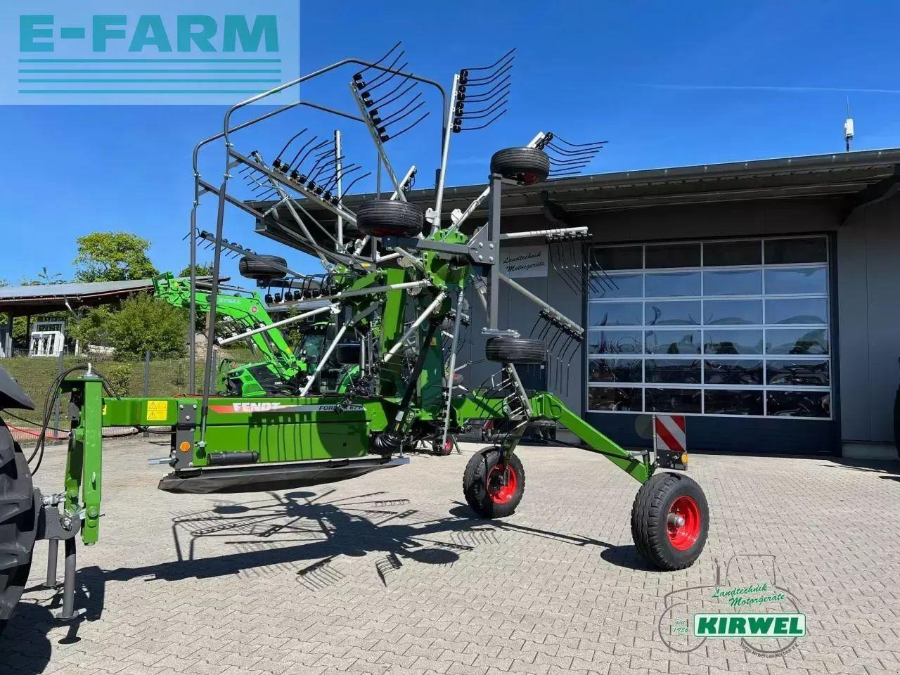 Fendt former 671 - Szénaforgató: 1 kép. Fendt former 671 - Szénaforgató: 1 kép.