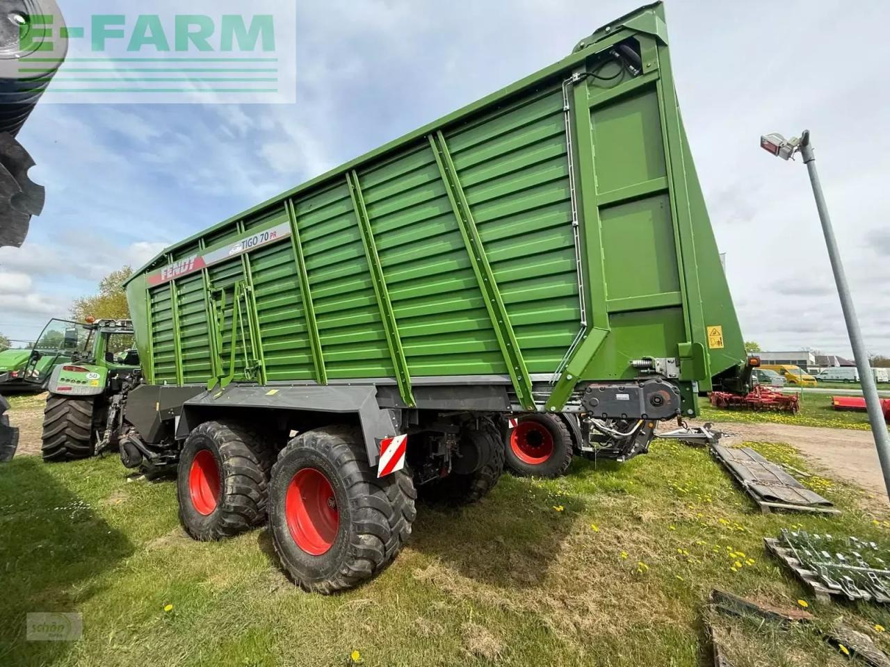 Fendt tigo 70 pr nur 774 fuhren bzw 76 stunden und mit 750/45 r26,5 bereifung - Rendfelszedő: 3 kép. Fendt tigo 70 pr nur 774 fuhren bzw 76 stunden und mit 750/45 r26,5 bereifung - Rendfelszedő: 3 kép.