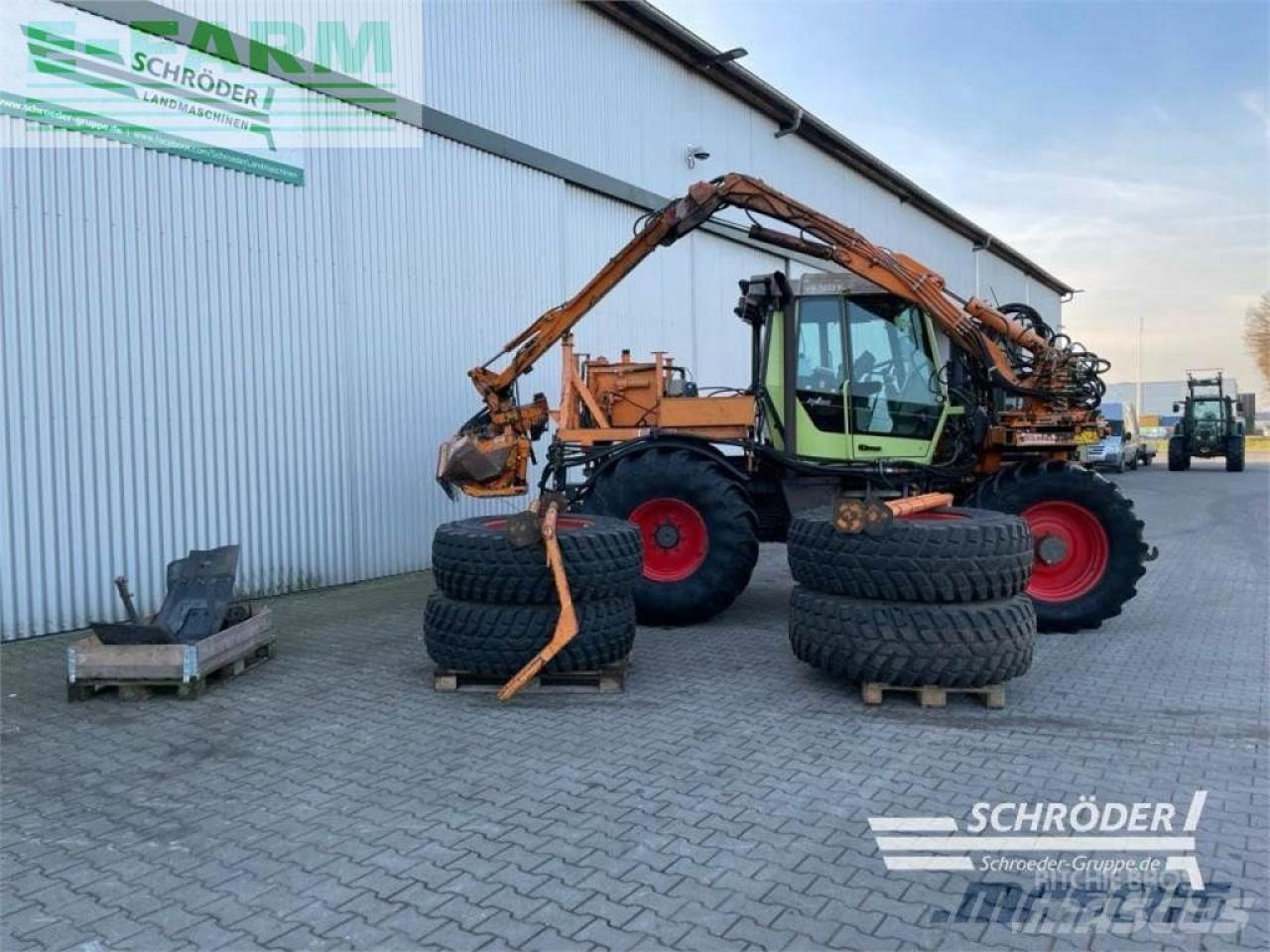 Fendt xylon 524 - Traktor: 2 kép. Fendt xylon 524 - Traktor: 2 kép.